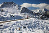 005168_Wanderweg mit Frau in Winterlandschaft unter Brunkpfl & Groer Zunig Photos Osttirol Panorama