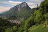 Pendling Bergpanorama ber Kufstein Alpenlandschaft Frhling grne Natur Foto mit Wanderer Inntal