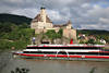 Flusskreuzfahrt Donau Schiff Wachau Schloss Burg romantische Wasserreise